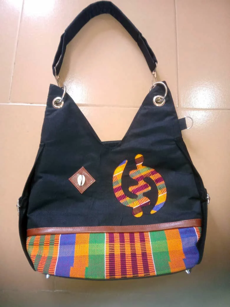 Traditional shoulder bag for women - gyenyame